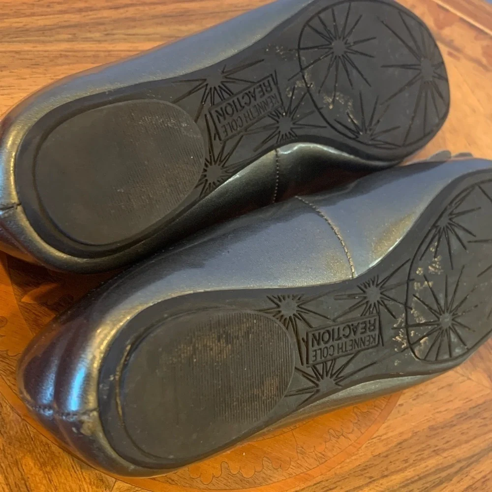 Gray Patent Leather Peep Toe Ballet Flats with Flower Accents Women’s Size 7